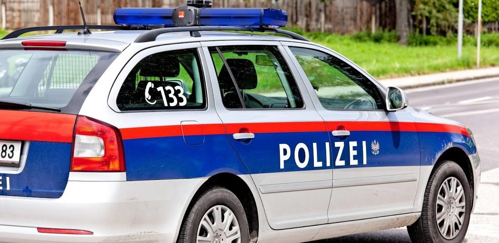 Die Tiroler Polizei jagt zwei Unbekannte. Symbolfoto