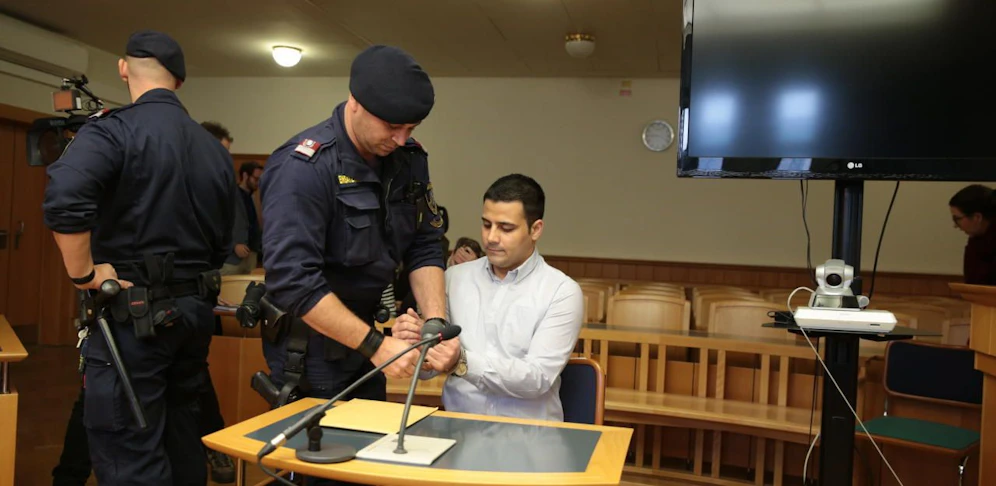 Regenschirm ins Auge gerammt: Drei Jahre Haft 
