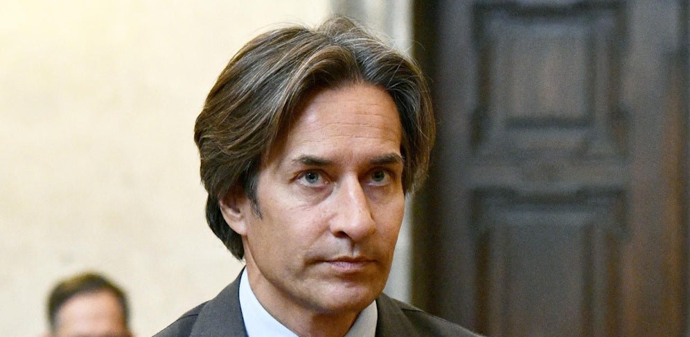 Von der BUWOG-Anklagebank in den Eurofighter U-Auschuss: Justiz und Politik haben nach wie vor viele Fragen an Karl-Heinz Grasser. 