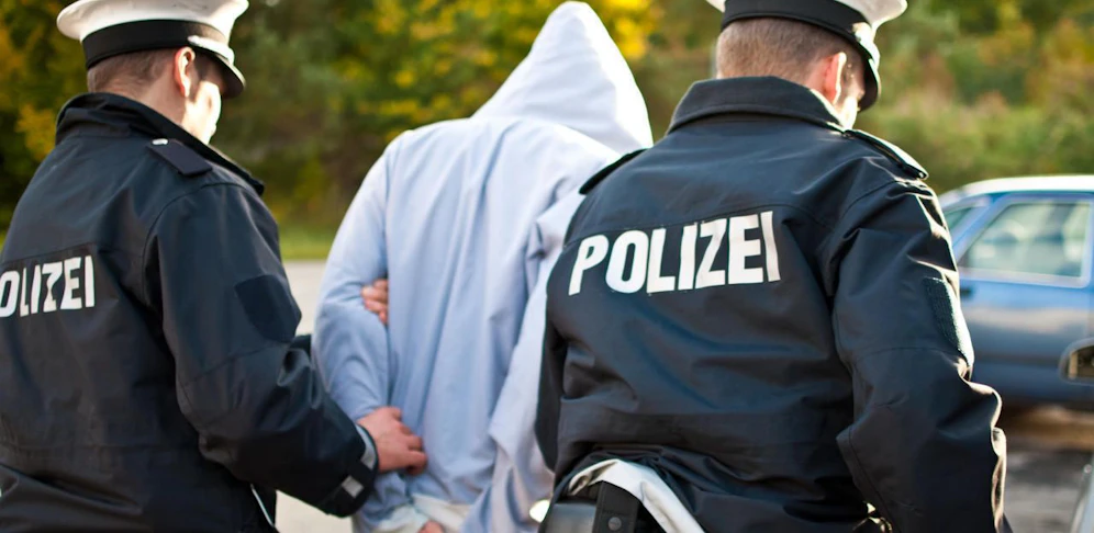 Die Polizei verhaftete das Paar