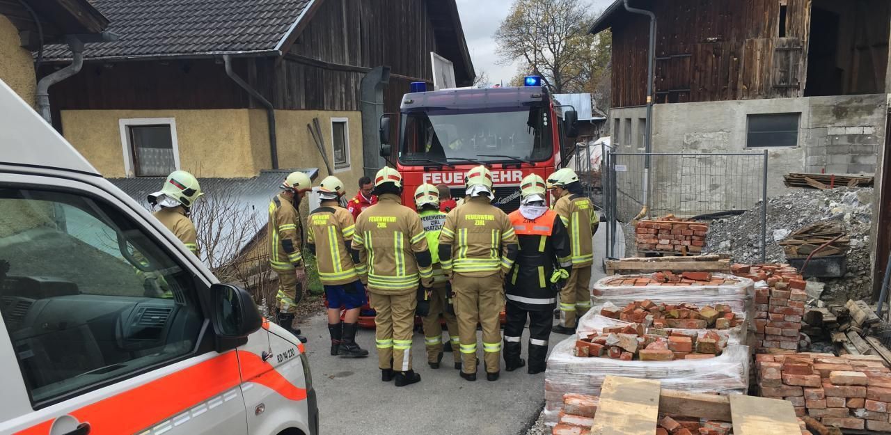 Heute.at - Tiroler bei Abrissarbeiten von Leiter gestürzt