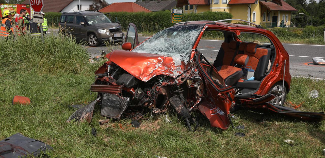 Junge Mutter Stirbt Bei Crash, Ihr Sohn überlebt | Heute.at