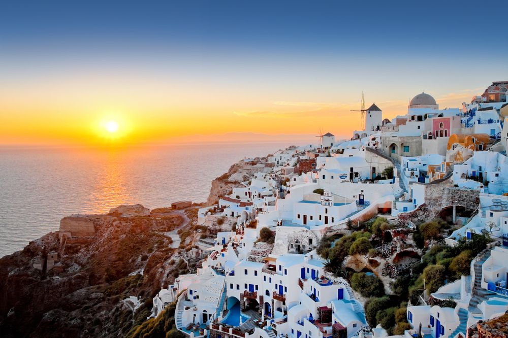 Bedrohtes Paradies: Über der Urlauberinsel Santorin schwebt ein (seismisches) Damoklesschwert.