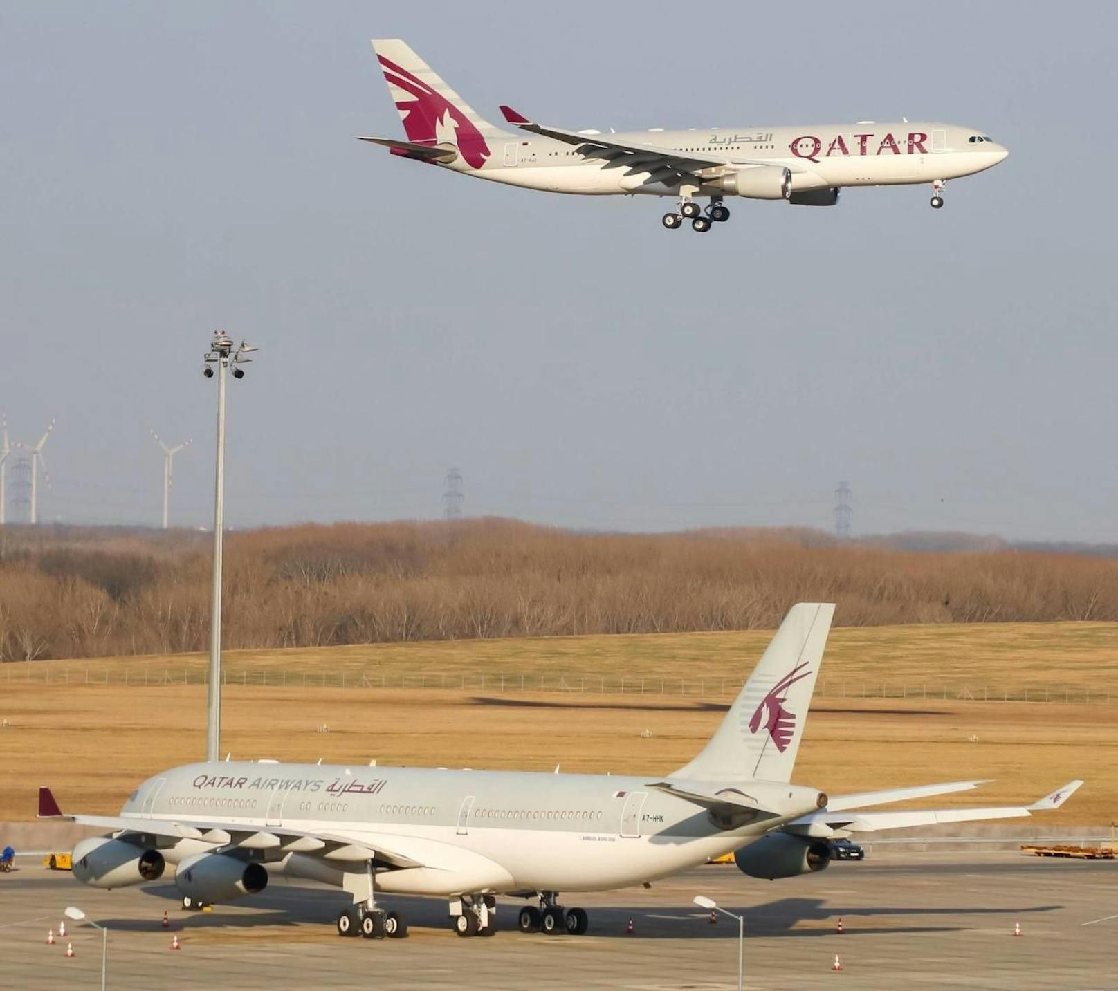 Am Montag ist der Emir von Katar, Tamim bin Hamad Al-Thani, in Wien gelandet. Der Adelige brachte insgesamt drei Flugzeuge nach Österreich.