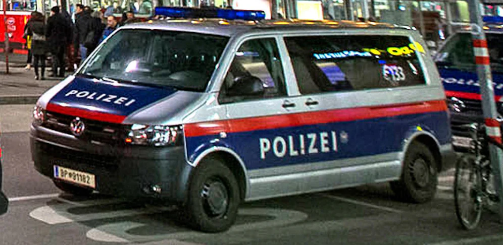 Gegen 20.30 Uhr nahmen die Beamten die Verdächtigen fest. 