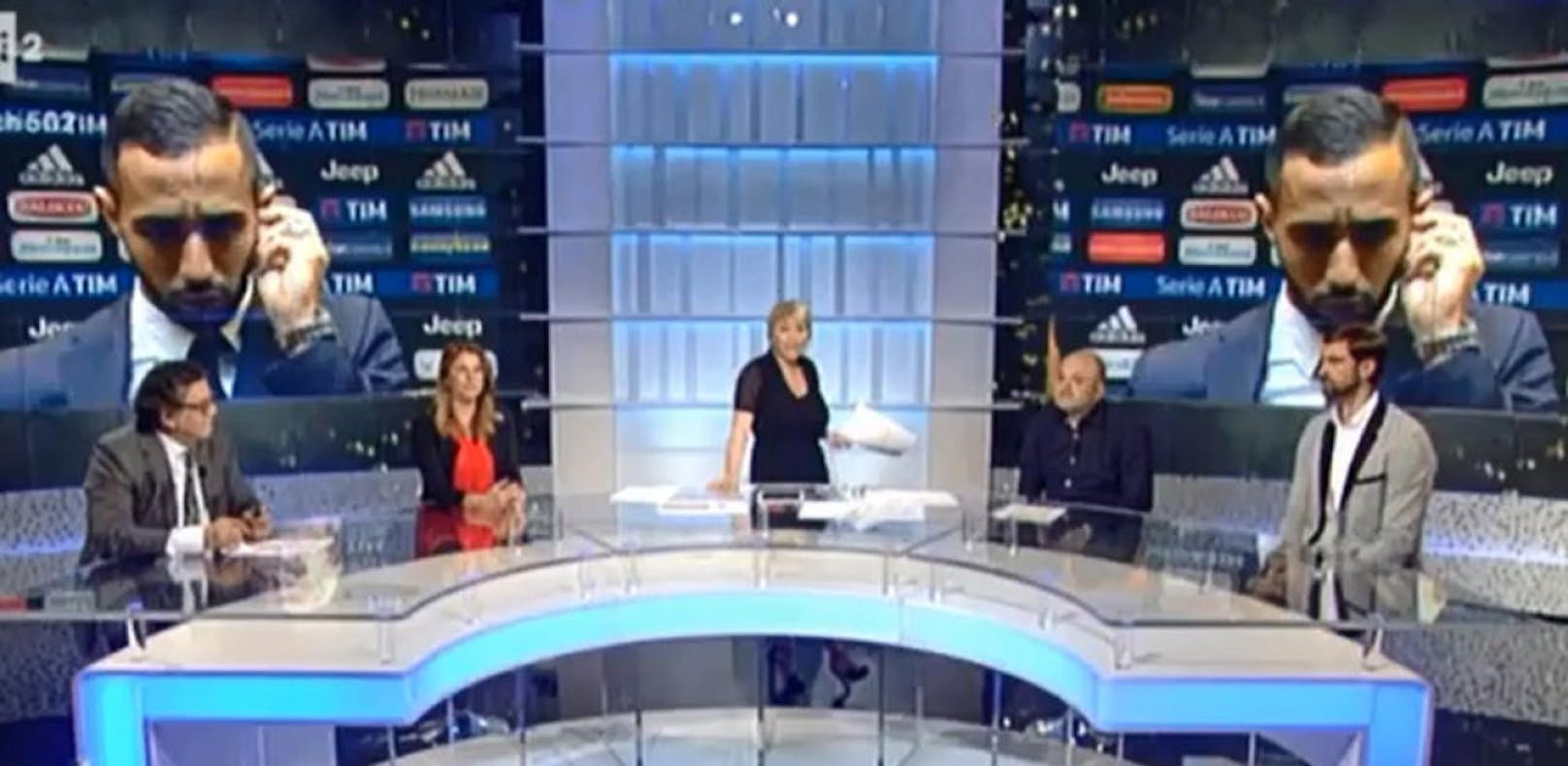 Eklat im italienischen Fernsehen: Juventus-Profi Benatia wird im Interview rassistisch beleidigt.