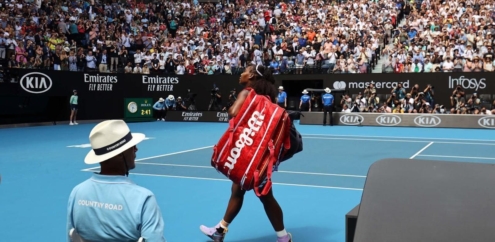 Serena Williams muss früh ihre Sachen packen.