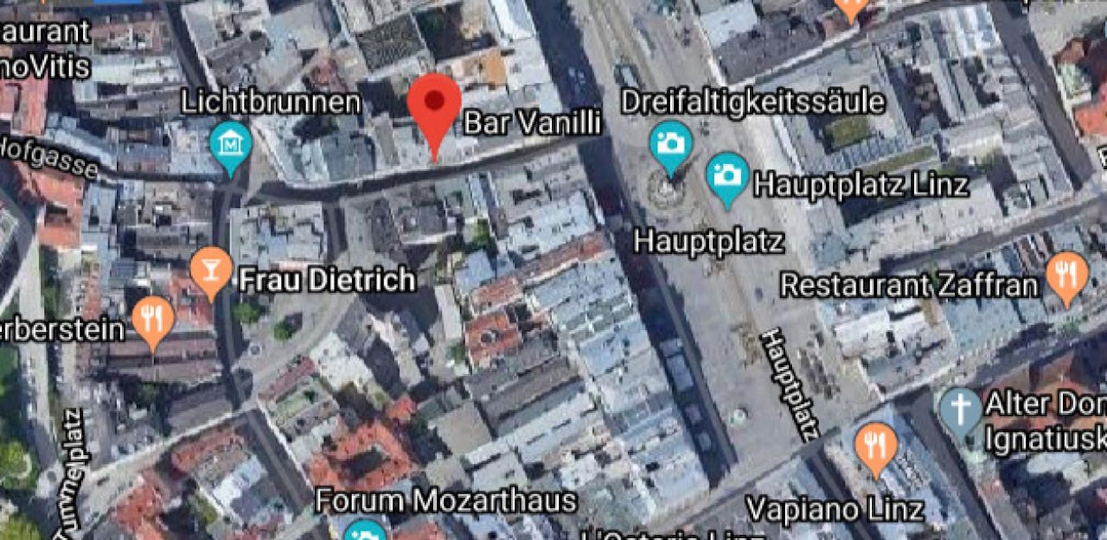 In der Linzer Altstadt wurde ein 28-Jähriger erst mit dem Schlagstock zu Boden geschlagen, dann trat ein zweiter Täter mit dem Fuß auf ihn ein.