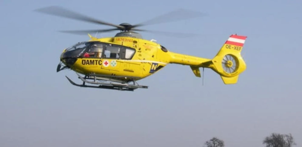 Die Pensionistin wurde mit dem Notarzthubschrauber ins LKH Graz geflogen. (Symbol)