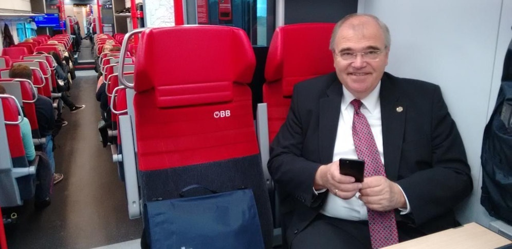 Wolfgang Brandstetter fährt am liebsten mit der Bahn.