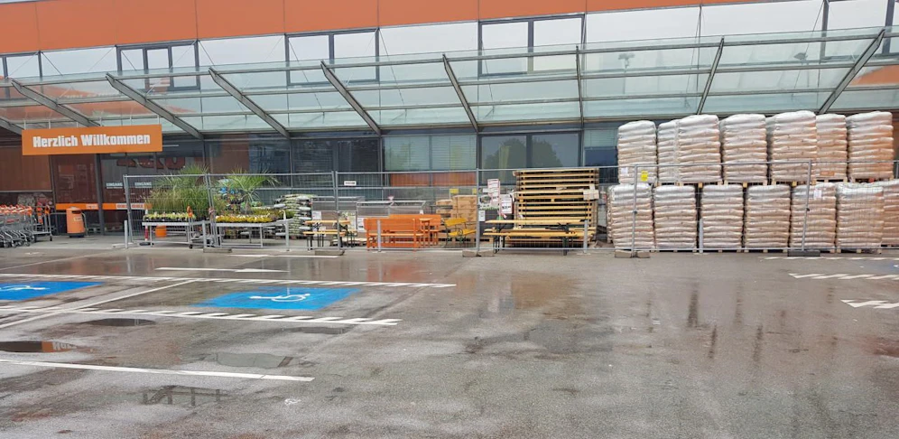 Baumarkt in Schwechat.