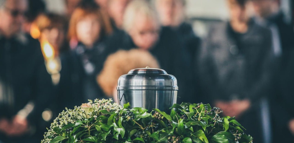 Eine Steirerin hat behauptet, dass ihr Baby gestorben sei. An der Trauerfeier nahmen 20 Personen teil (Symbolfoto).