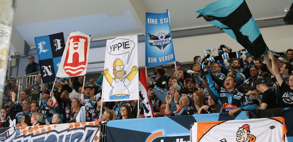 "Eine Stadt, ein Verein" - dieses Plakat gehört der Vergangenheit an. Bald auch das Logo?