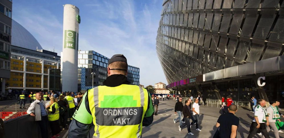 In der Tele2-Arena von Stockholm wurde eine Frau offenbar Opfer eines entsetzlichen Verbrechens. 