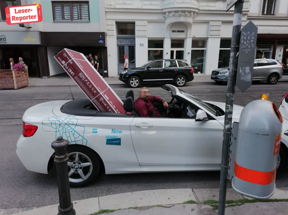 TV-Transport mit gemietetem BMW-Cabrio.