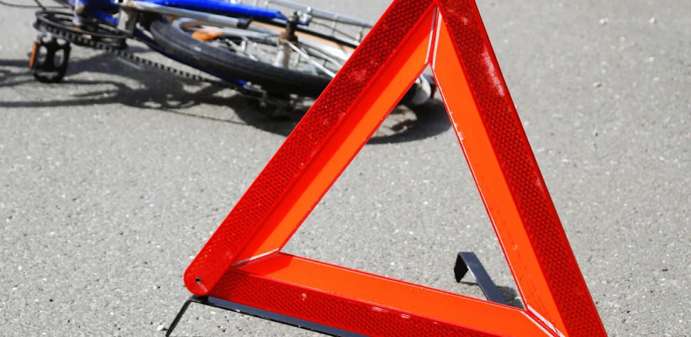 Die 21-Jährige kam mit dem Fahrrad zu Sturz.
