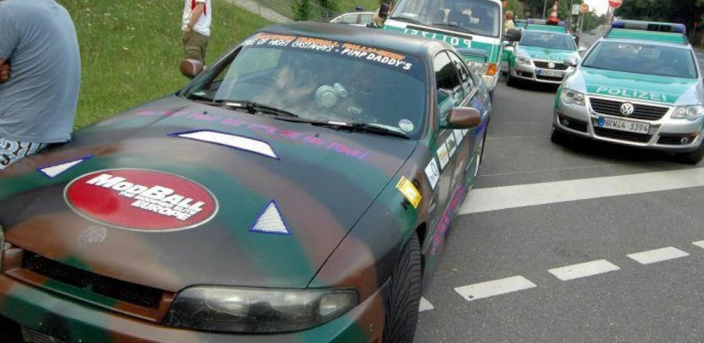 Strafzettel gehören zur Modball-Ralley dazu.