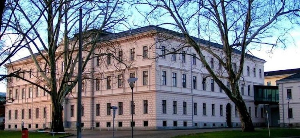 Die Beschuldigte wurde zu einem Jahr Gefängnis verurteilt.