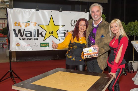 "Die Seer" hinterließen stolz ihre Abdrücke für den "tipp3-Walk of Stars"