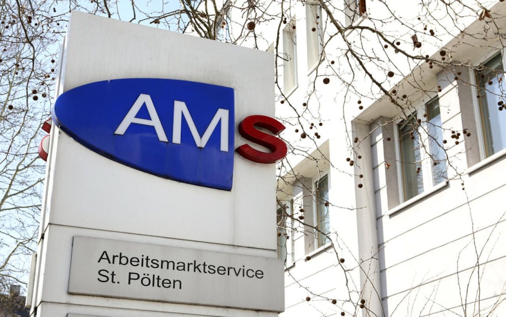 Die Arbeitslosenzahlen sind rückläufig.