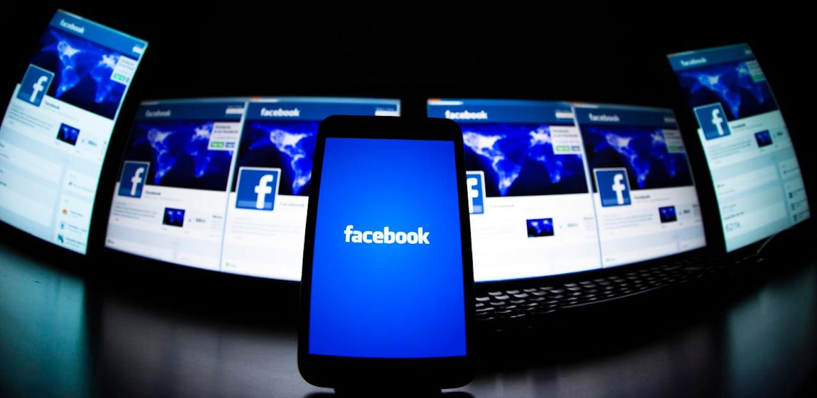 Facebook Inc. prüft das Interesse an einer werbefreien Bezahlversion.