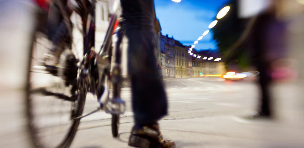 Eine Radlerin verletzte sich bei einer Kollision mit einem LKW in der Grazer Innenstadt schwer. (Symbolfoto)
