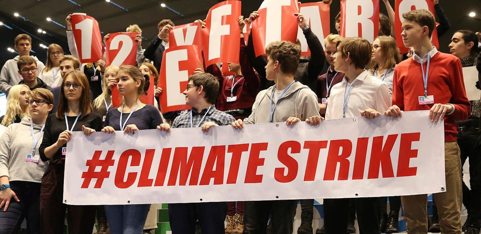 Polnische Schüler demonstrieren für mehr Umweltschutz.