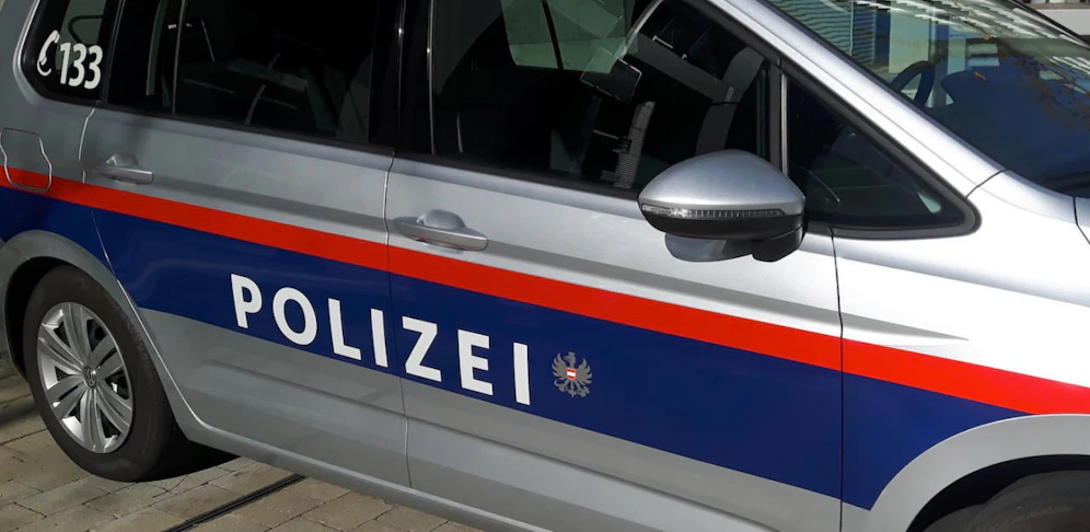 Symbolbild eines Streifenwagens.