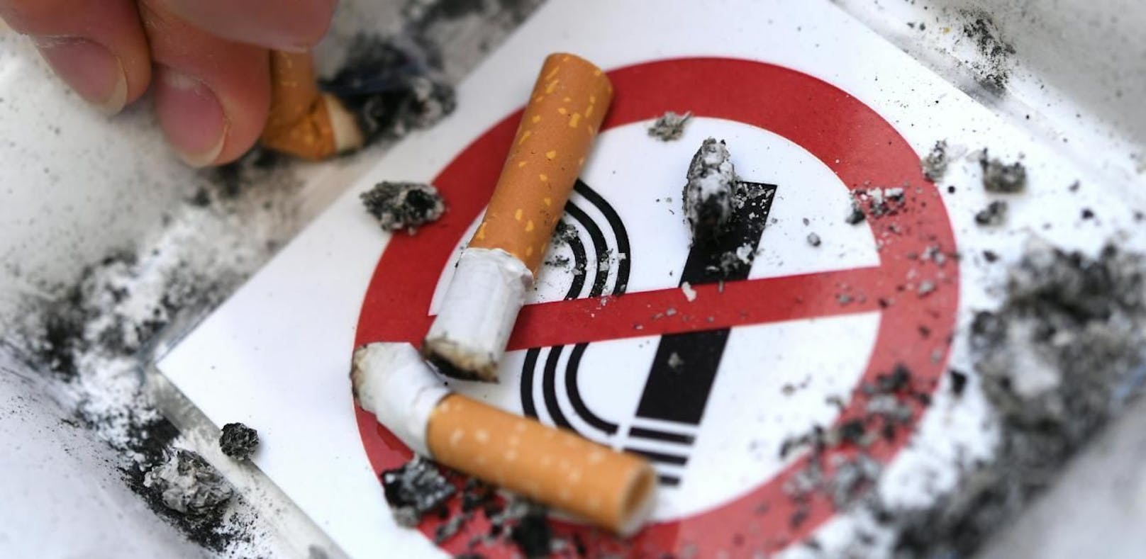 Das Rauchverbot für Unter-18-Jährige soll Mitte 2018 kommen.