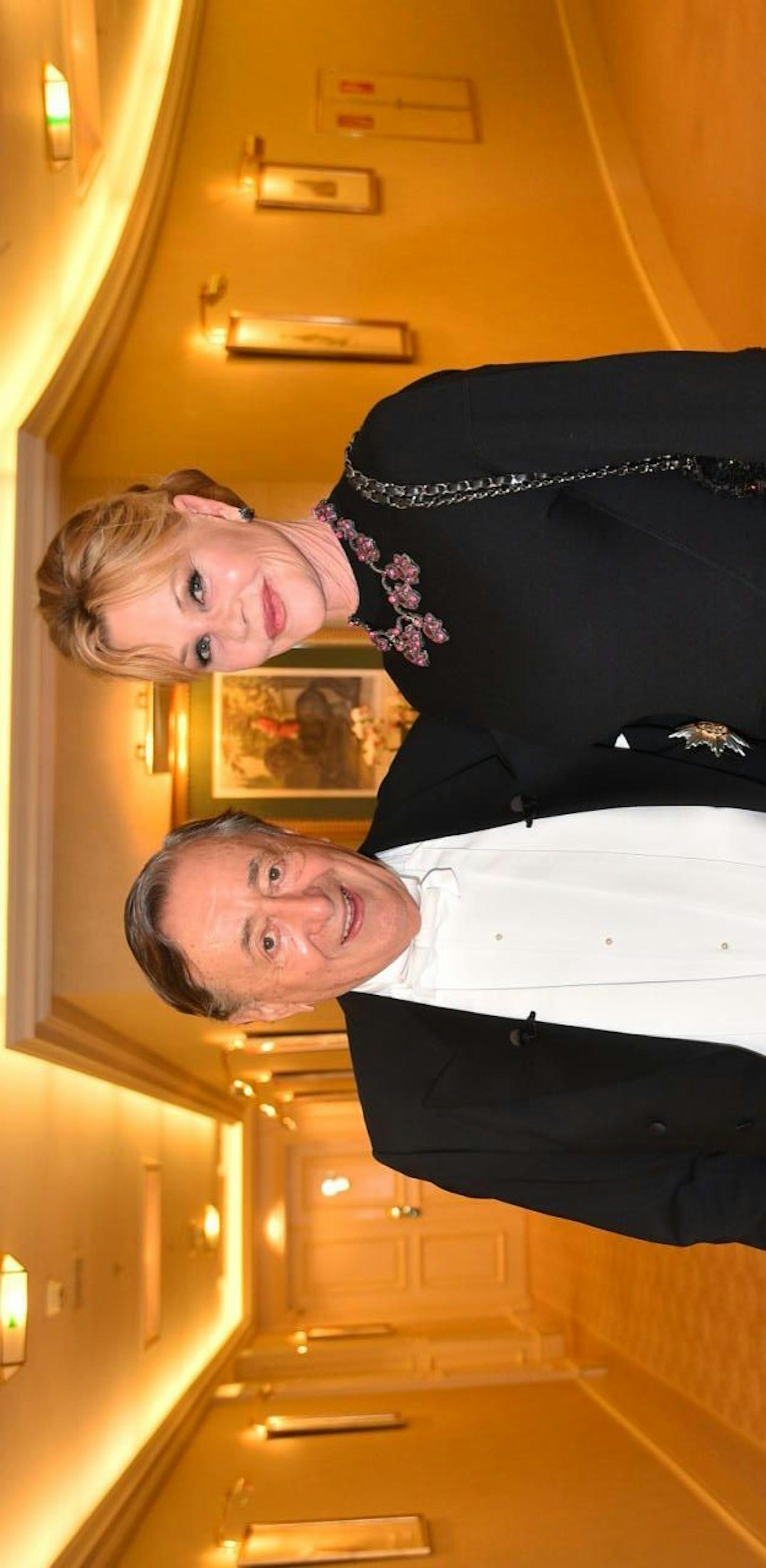 Richard Lugner mit US-Schauspielerin Melanie Griffith am Opernball 2018. 