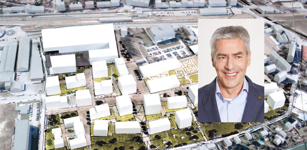 Das unter Bürgerbeteiligung geplante, neue Stadtviertel am Kasernenareal; Grünen-Stadtchef Sepp Wimmer (re.)