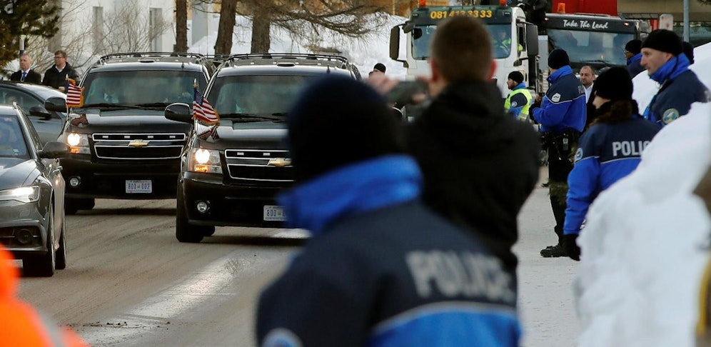 Die US-Delegation mit Präsident Donald Trump bei der Ankunft in Davos