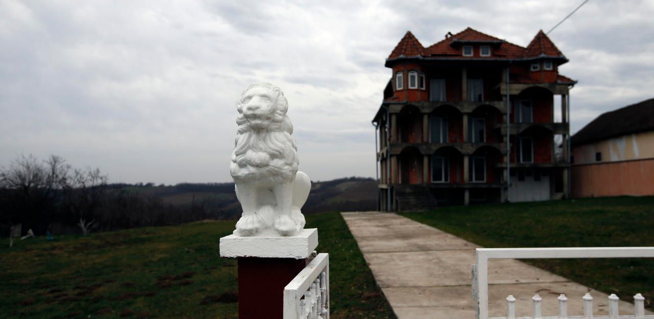 Heute.at - Luxus-Geisterstadt: Serben zeigen ihre Villen
