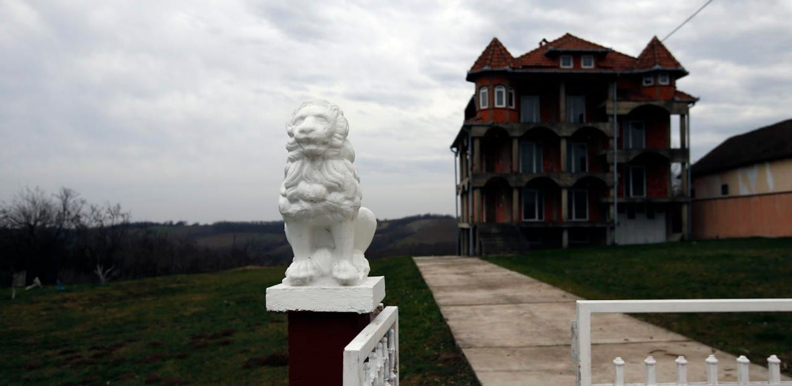 Luxus-Geisterstadt: Serben zeigen ihre Villen