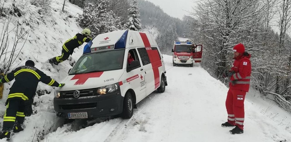 Ups...Rettung auf Abwegen. Die FF St. Anton/Jeßnitz kam zu Hilfe. 