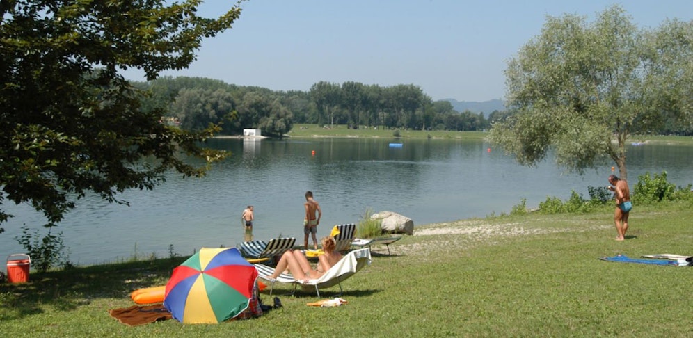 Am Pleschingersee soll künftig nur noch Baden erlaubt sein  das wollen zumindest einige Steyregger Parteien.