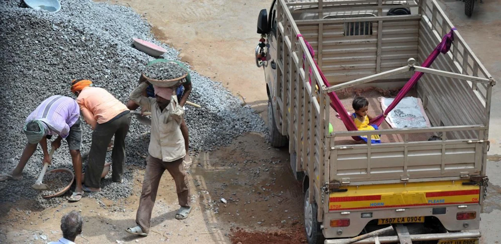 Die Leiche der Frau wurde in der Nähe einer Baustelle zwischen Schutt entsorgt. Symbolfoto