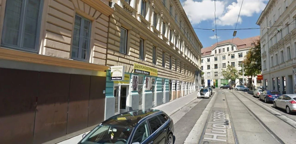 Am 28. April durchsuchten Polizisten eine Wohnung in der Huglgasse in Rudolfsheim-Fünfhaus. Der gesuchte tatverdächtige Dieb versteckte sich dabei in einer Bettzeuglade. (Symbolfoto)