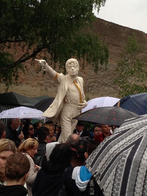 Heute.at - Michael Jackson ist jetzt ein Mistelbacher