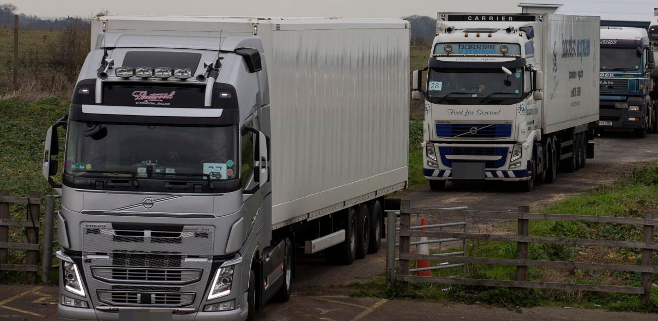 Heute.at - Lkw-Tank beschädigt – 150 Liter Diesel ausgetreten