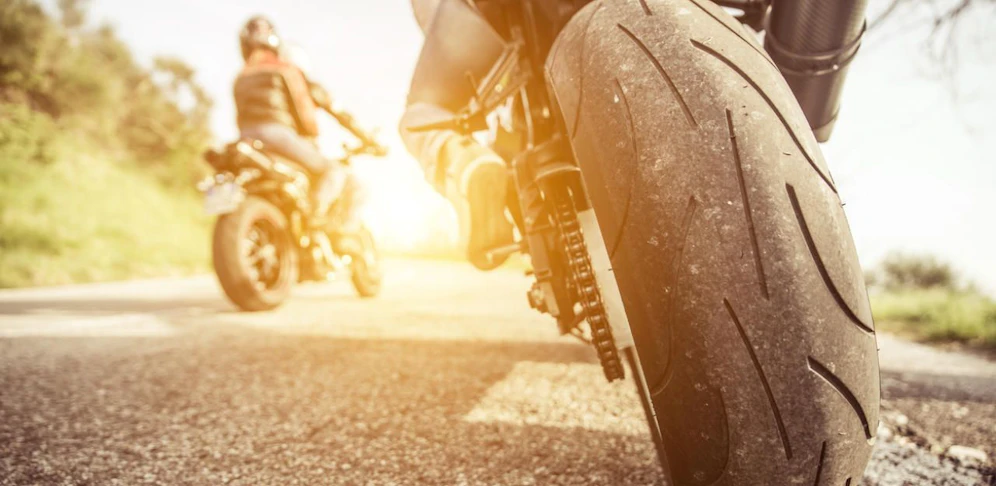 Die Polizei stoppte die zwei Biker (Symbolbild)
