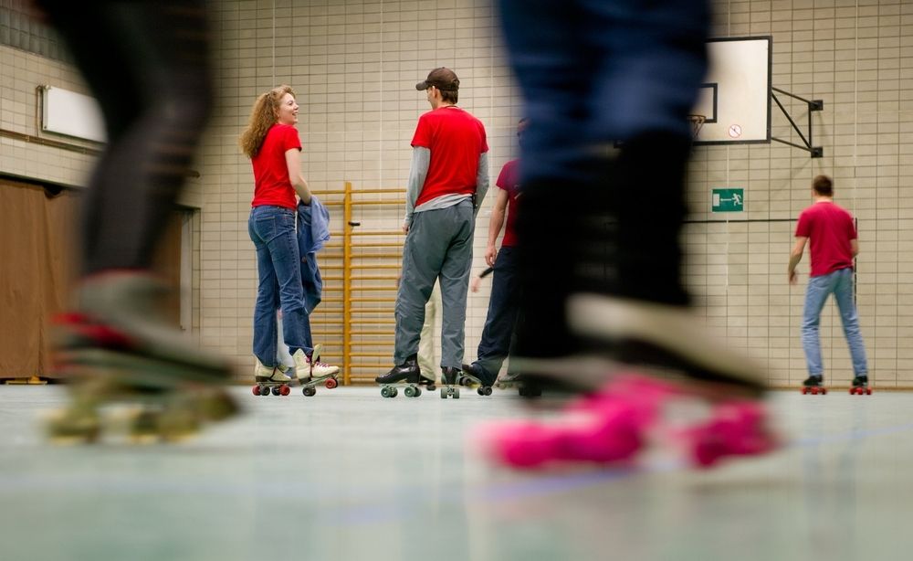 Als Lehrer hatte er täglich Umgang mit seinen Opfern. Nach einer Hausdurchsuchung beging er Suizid.