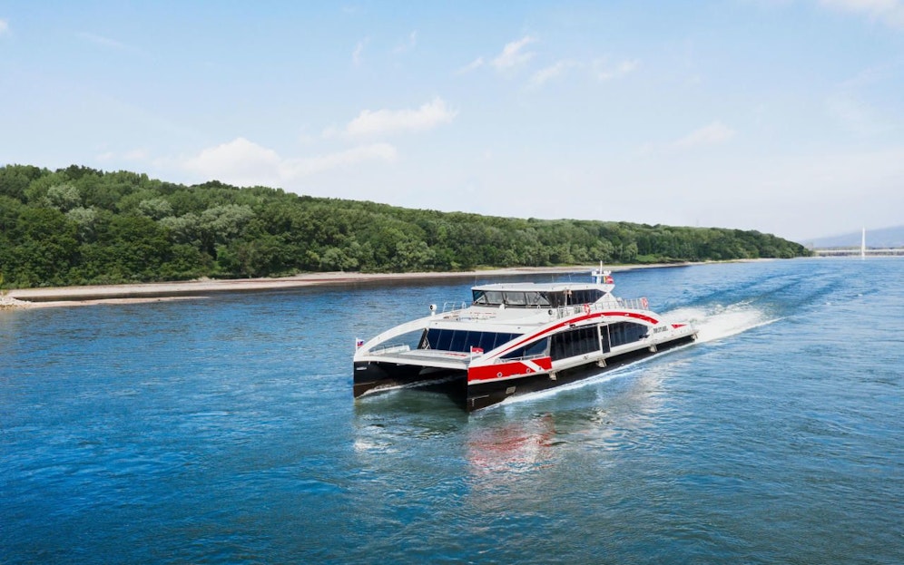 Passagierrekord für den Twin City Liner: Schon über 65.000 Fahrgäste schipperten mit dem Schnellkatamaran über die Donau.