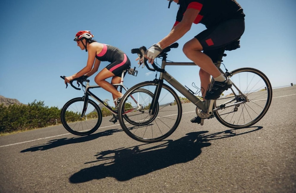 Das Rennradstreckennetz in Österreich lässt Rennradfans auf ihre Kosten kommen - unterschiedliche Schwierigkeitsgrade treffen auf wunderschöne Landschaften.