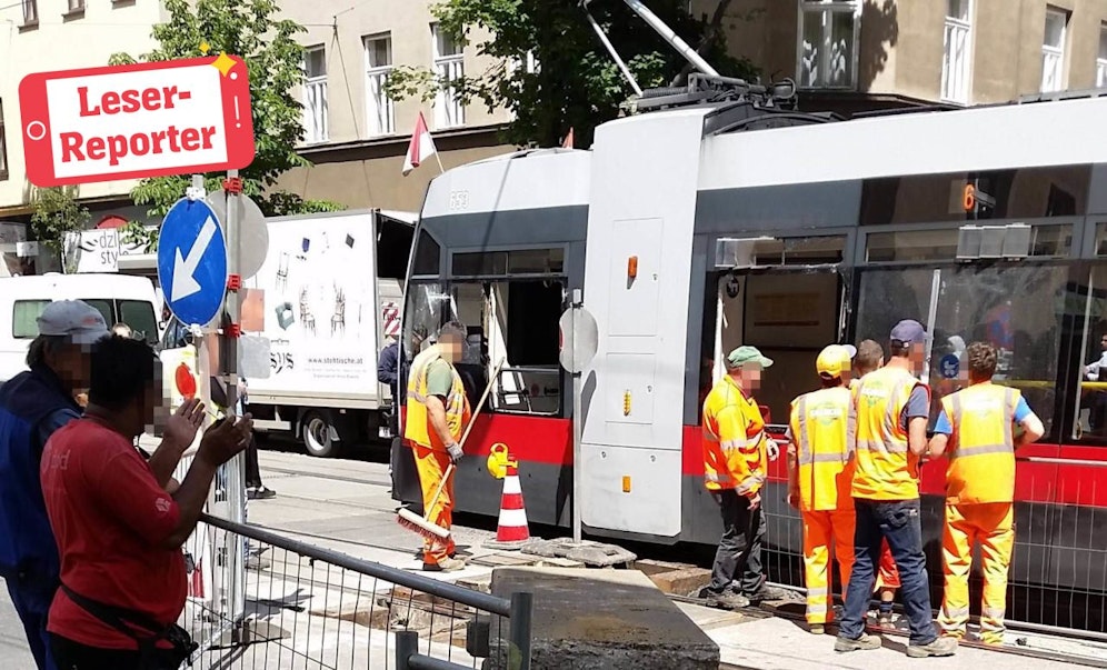 Ein Gabelstapler krachte mit der Straßenbahn zusammen. 