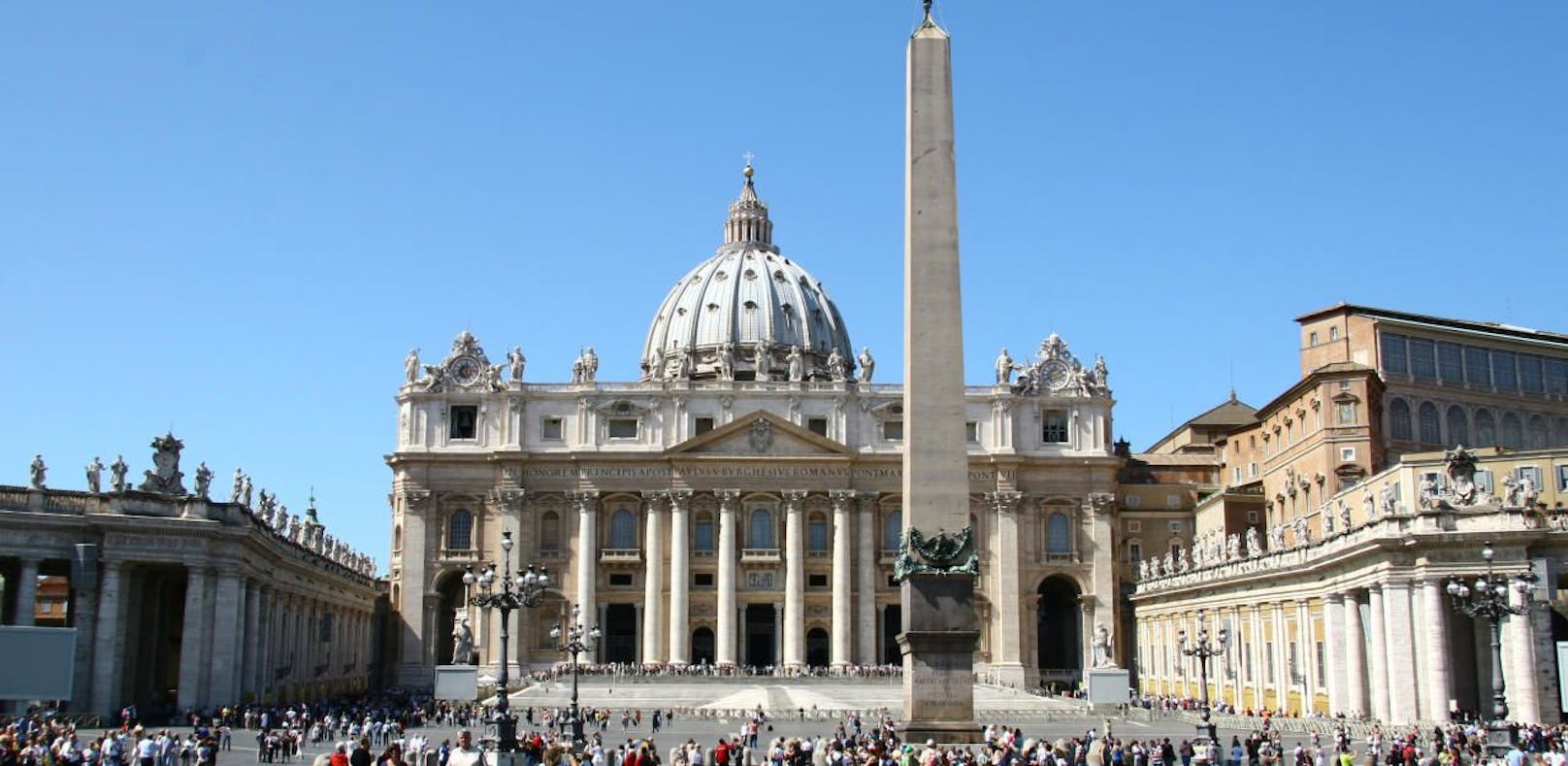Die Vatikanbank löste 4.935 Konten wegen undurchsichtiger Transaktionen auf.