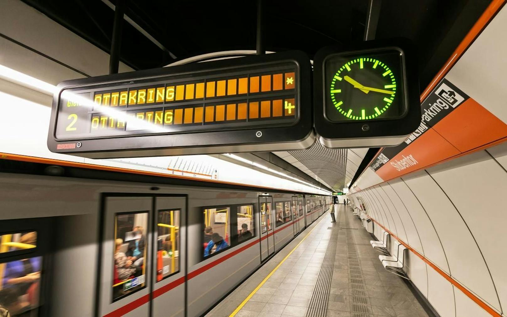 Die Minutenanzeige bis zur nächsten U-Bahn erleichtert das Planen der Öffi-Nutzung in der Stadt. Wenn auch Du Ideen hast, die die Wiener Linien noch kundenfreundlicher machen, dann bewirb Dich beim Fahrgastbeirat.  