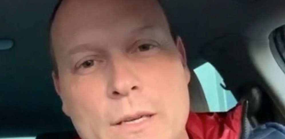 Christian Höbart singt in Auto Fendrich-Hit.