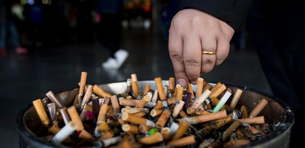 Regierung plant Aus für das absolute Rauchverbot in der Gastronomie, nun formt sich Widerstand.