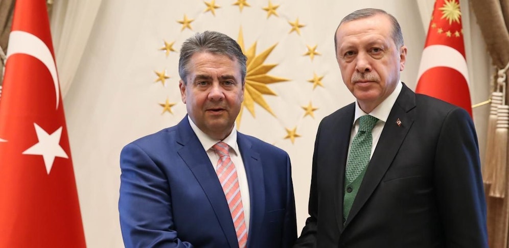 Im Juni war die Welt zwischen Gabriel und Erdogan noch in Ordnung.